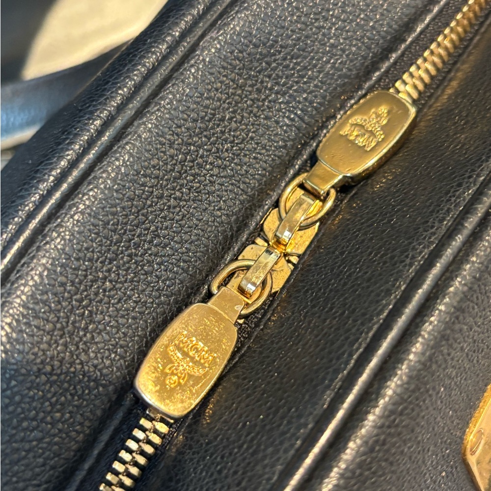 MCM Heritage COA EUC Black Leather Shoulder Bag with Gold Accents - Picture 5 of 15